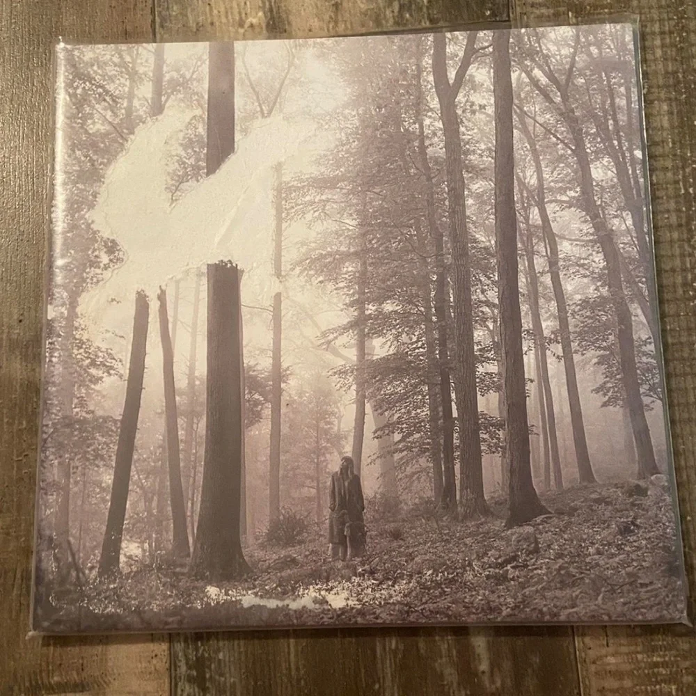 bundle of folklore and fearless TV vinyl by taylor swift - Picture 6 of 8